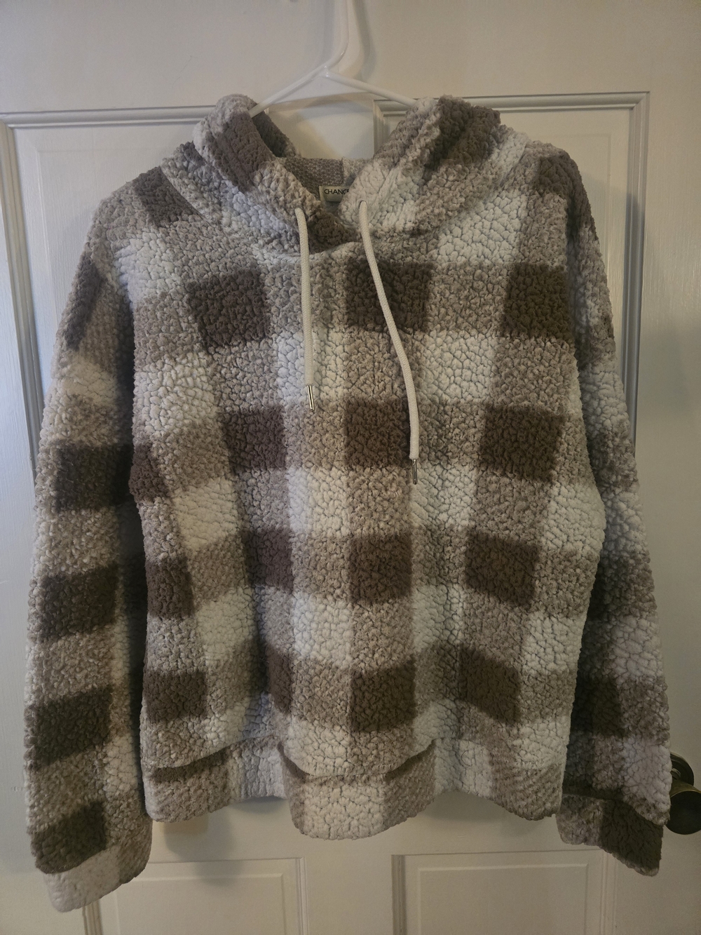 Chance or Fate Women's Check Sherpa Hoodie - Cream & Brown